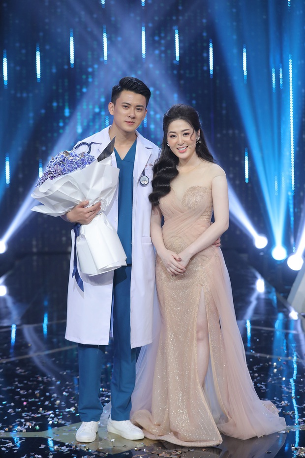 Quang Lâm (Người ấy là ai) sau khi được trao hoa: Mình và Thanh Tâm đều rất bận nên chưa có dịp gặp gỡ nhau - Ảnh 1. Quang Lâm (Người ấy là ai) sau khi được trao hoa: Mình và Thanh Tâm đều rất bận nên chưa có dịp gặp gỡ nhau - Ảnh 1.