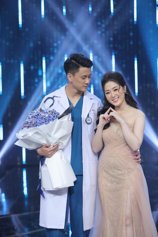 Trai Tây có bạn gái 4 năm vẫn viết thư tay cho nữ chính Người ấy là ai, dù sai chính tả nhưng đáng yêu quá nè! - Ảnh 1. Trai Tây có bạn gái 4 năm vẫn viết thư tay cho nữ chính Người ấy là ai, dù sai chính tả nhưng đáng yêu quá nè! - Ảnh 1.