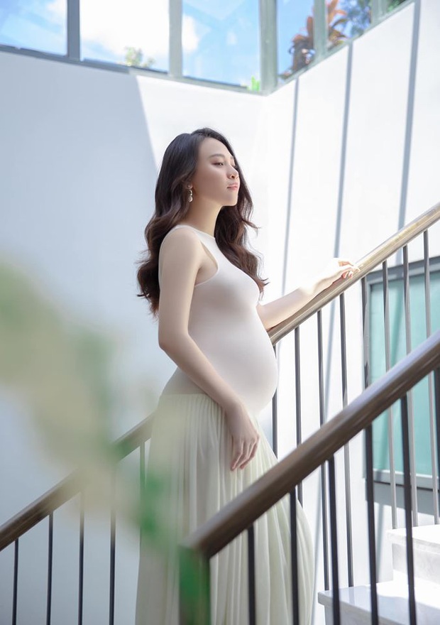 Cường Đô La lần đầu khoe khoảnh khắc cực tình bên Đàm Thu Trang bụng bầu to rõ: Nụ cười hạnh phúc nói lên tất cả! - Ảnh 3. Cường Đô La lần đầu khoe khoảnh khắc cực tình bên Đàm Thu Trang bụng bầu to rõ: Nụ cười hạnh phúc nói lên tất cả! - Ảnh 3.