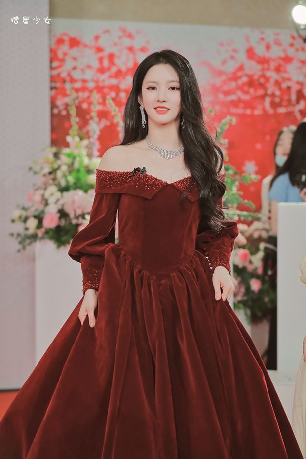 Thảm đỏ Sáng Tạo Doanh: Triệu Việt đẹp tựa công chúa, Lưu Tá Ninh khoe visual xuất sắc nhưng đỉnh nhất phải là Lưu Mộng - Ảnh 16.