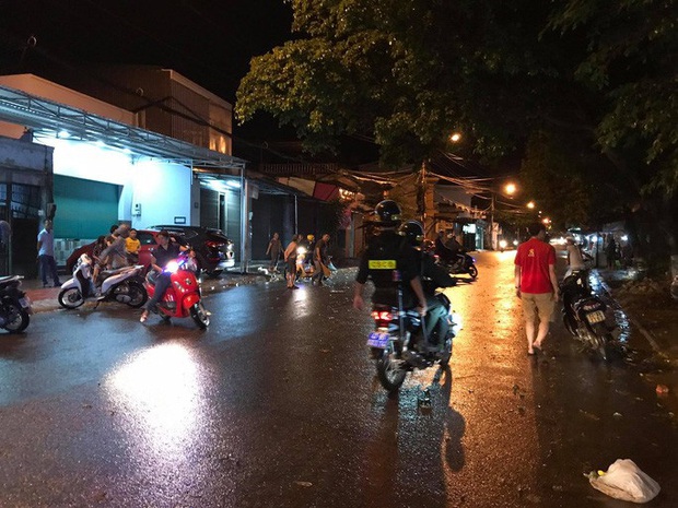 Hàng chục thanh niên hỗn chiến, gây náo loạn đường phố - Ảnh 1.
