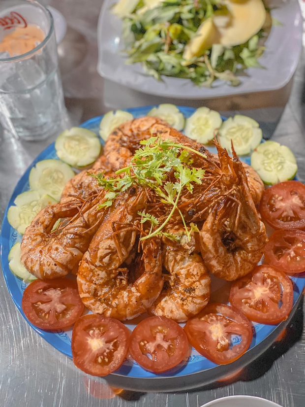10h đặt vé máy bay, 14h đến Quy Nhơn, cô gái Hà Nội hoàn toàn bất ngờ vì chi phí rẻ, nước biển xanh ngắt, hải sản tươi rói, người dân vô cùng thân thiện - Ảnh 17.