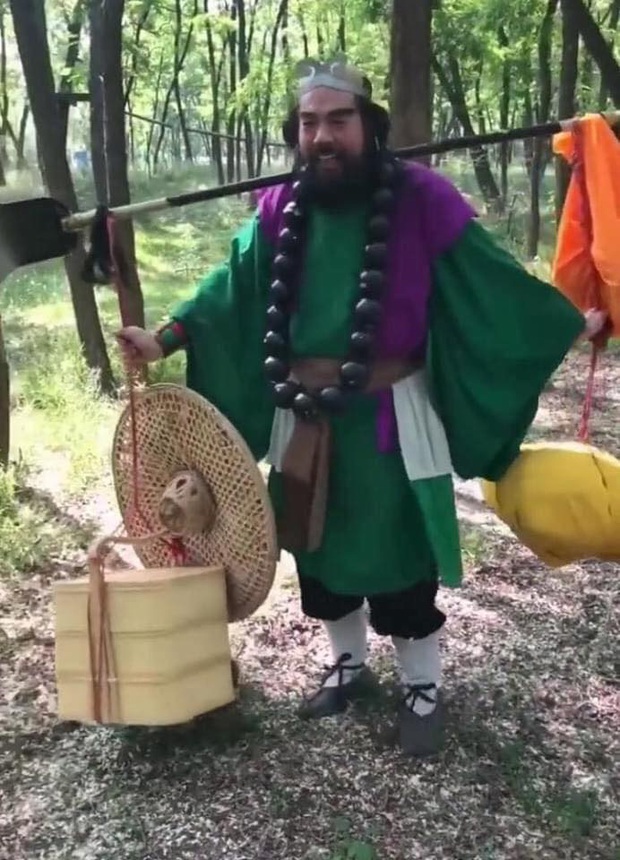 Phía sau hậu trường: bí ẩn to đùng 4 thầy trò Đường Tăng cất gì trong hành lý? cuối cùng đã có lời giải - Ảnh 2.