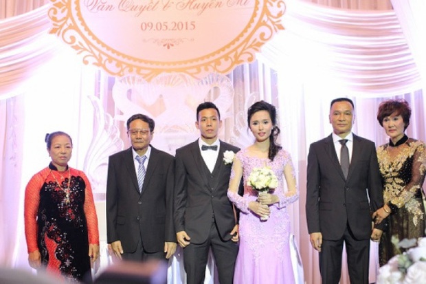 Hội cầu thủ 24, 25 tuổi quá khéo chọn vợ: Không phải ái nữ cựu chủ tịch thì cũng là rich kid du học làm cho công ty gia đình - Ảnh 13.