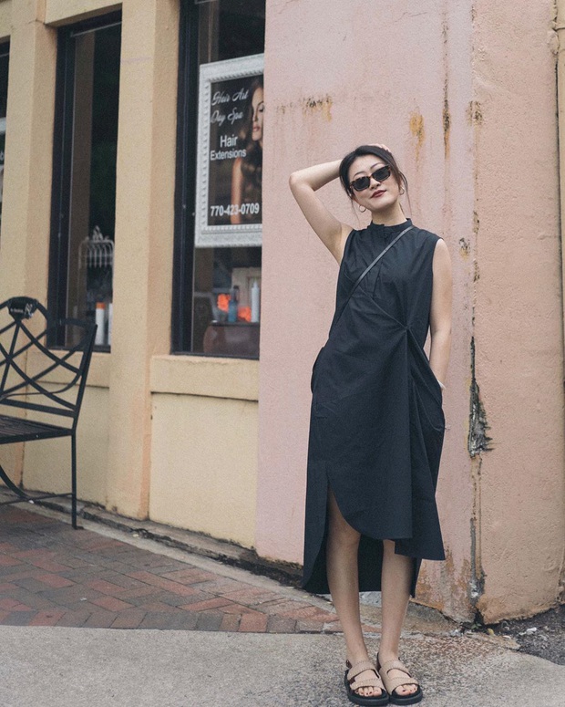 BTV thời trang gọi tên 3 đôi sandal hot nhất Hè 2020, sắm đủ thì style của bạn sẽ ăn chơi chưa từng thấy - Ảnh 1. BTV thời trang gọi tên 3 đôi sandal hot nhất Hè 2020, sắm đủ thì style của bạn sẽ ăn chơi chưa từng thấy - Ảnh 1.