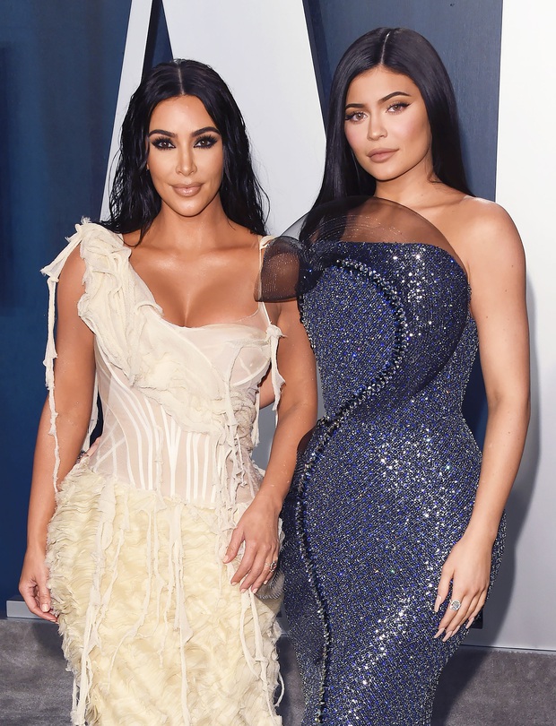 Không kém miếng cô em Kylie, đế chế mỹ phẩm của Kim Kardashian đã cán mốc tỷ đô  - Ảnh 2.