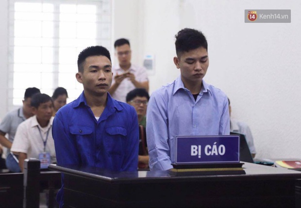 Xét xử vụ án nam sinh chạy Grab bị sát hại ở Hà Nội: Chị gái nạn nhân khóc nức nở khi tòa đọc bản cáo trạng - Ảnh 4.