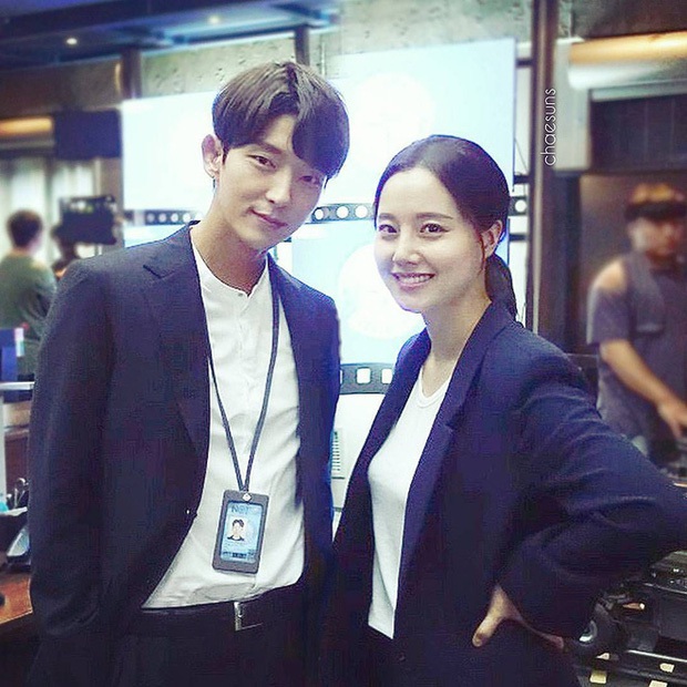 Tái hợp hụt IU, tứ hoàng tử Lee Jun Ki nên duyên vợ chồng với tình cũ Song Joong Ki ở phim giật gân mới đài tvN - Ảnh 4.