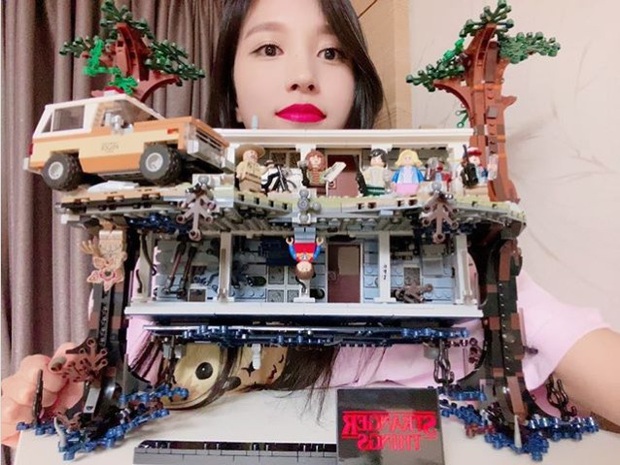 Chịu chơi như nữ idol Mina (Twice), đầu tư hẳn dàn PC cực xịn để rảnh tay thì cày game - Ảnh 3.