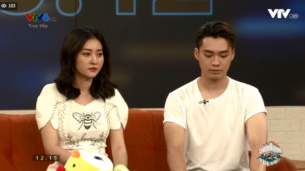 Huyền Thoại - Ngọc Anh đi show chung hậu Người ấy là ai nhưng sao ngồi xa cách thế này? - Ảnh 4. Huyền Thoại - Ngọc Anh đi show chung hậu Người ấy là ai nhưng sao ngồi xa cách thế này? - Ảnh 4.