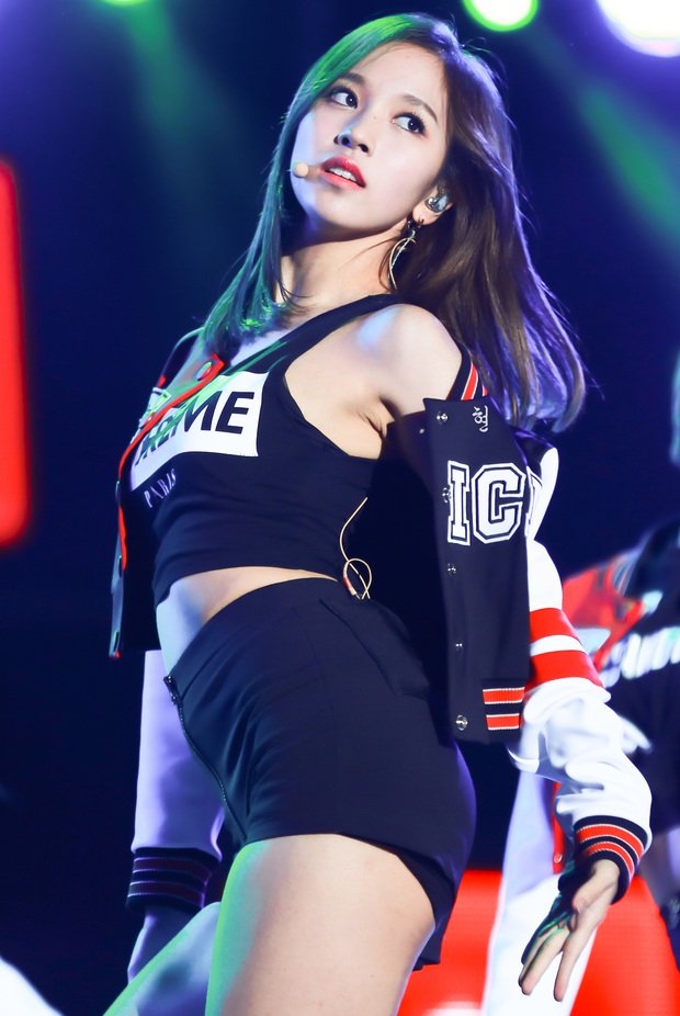 Chịu chơi như nữ idol Mina (Twice), đầu tư hẳn dàn PC cực xịn để rảnh tay thì cày game - Ảnh 9.