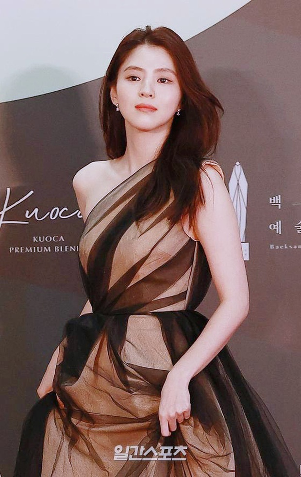 Siêu thảm đỏ Baeksang 2020: Son Ye Jin - Hyun Bin, Park Bo Gum - Suzy thái độ lạ, tiểu tam Thế giới hôn nhân lấn át cả IU, Seohyun - Ảnh 18.