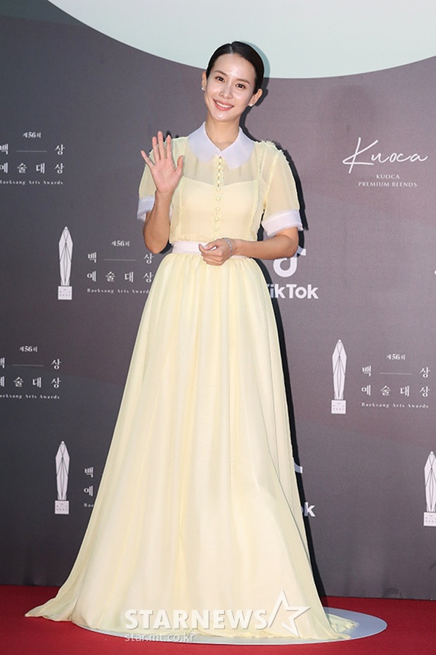 Siêu thảm đỏ Baeksang 2020: Son Ye Jin - Hyun Bin, Park Bo Gum - Suzy thái độ lạ, tiểu tam Thế giới hôn nhân lấn át cả IU, Seohyun - Ảnh 29.