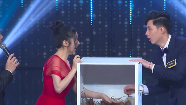 Lần đầu đi Người ấy là ai, Hòa Minzy đã cống hiến 1001 biểu cảm khiến fan cười đau bụng! - Ảnh 5.