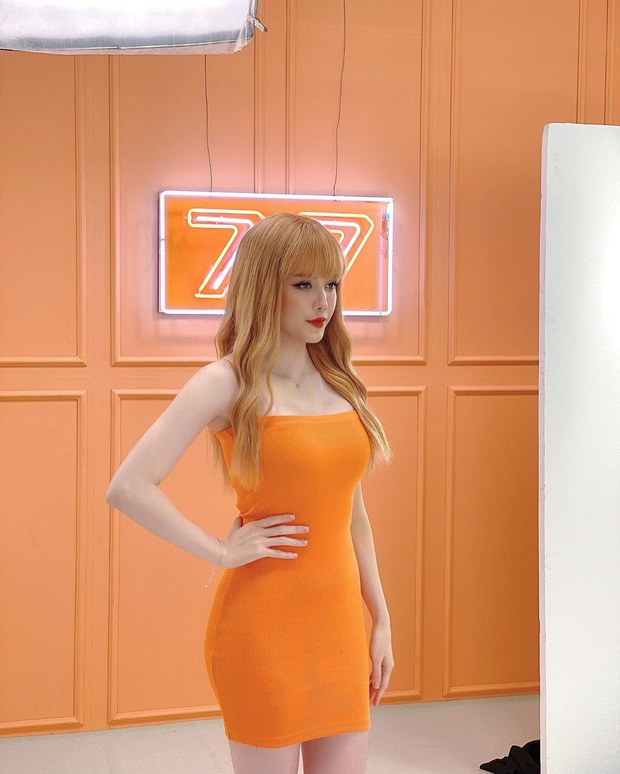 Hội idol từ Hàn đến Việt đều sexy hết nút nhờ váy hai dây, có kén dáng khó nhằn thì dân tình vẫn muốn đu theo - Ảnh 6. Hội idol từ Hàn đến Việt đều sexy hết nút nhờ váy hai dây, có kén dáng khó nhằn thì dân tình vẫn muốn đu theo - Ảnh 6.