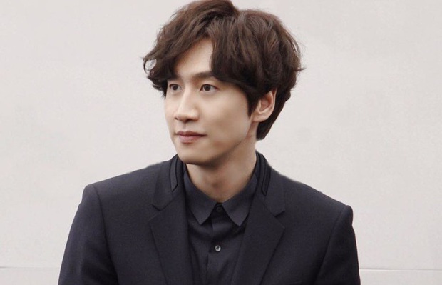 Dàn cast Running Man đời đầu sau 10 năm: Lee Kwang Soo thăng hạng, Song Joong Ki ồn ào chuyện hôn nhân - Ảnh 11. Dàn cast Running Man đời đầu sau 10 năm: Lee Kwang Soo thăng hạng, Song Joong Ki ồn ào chuyện hôn nhân - Ảnh 11.