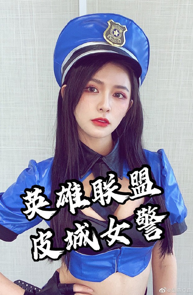 Rũ bỏ hình tượng thơ ngây, nữ ca sĩ Trung Quốc gây sốc khi khoe trọn vòng 1 bức thở với bộ ảnh cosplay Caitlyn của LMHT - Ảnh 3.