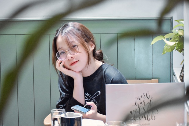 Follow gấp hội gái xinh RMIT: Đẹp thôi chưa đủ, gia đình có điều kiện vẫn tự nghĩ cách kiếm tiền - Ảnh 25. Follow gấp hội gái xinh RMIT: Đẹp thôi chưa đủ, gia đình có điều kiện vẫn tự nghĩ cách kiếm tiền - Ảnh 25.