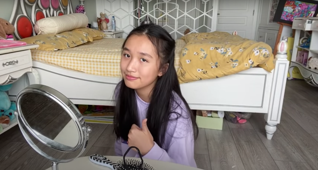 Giải mã sức hút từ loạt vlog triệu view quá là sến của cô bạn Việt 15 tuổi học trường quốc tế, có nhà bên Mỹ - Ảnh 3. Giải mã sức hút từ loạt vlog triệu view quá là sến của cô bạn Việt 15 tuổi học trường quốc tế, có nhà bên Mỹ - Ảnh 3.