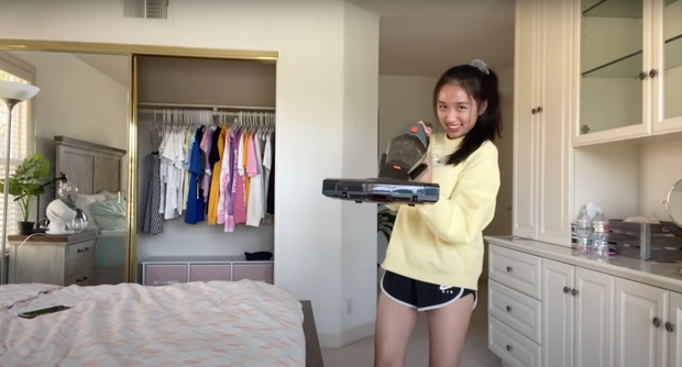 Giải mã sức hút từ loạt vlog triệu view quá là sến của cô bạn Việt 15 tuổi học trường quốc tế, có nhà bên Mỹ - Ảnh 5. Giải mã sức hút từ loạt vlog triệu view quá là sến của cô bạn Việt 15 tuổi học trường quốc tế, có nhà bên Mỹ - Ảnh 5.
