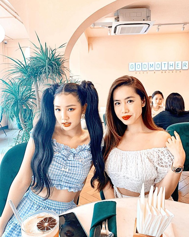 Profile khủng của nữ chính tập 11 Người ấy là ai: Từng sống ở Nga, du học tại Úc, hot beauty blogger đạt nút bạc Youtube - Ảnh 4. Profile khủng của nữ chính tập 11 Người ấy là ai: Từng sống ở Nga, du học tại Úc, hot beauty blogger đạt nút bạc Youtube - Ảnh 4.