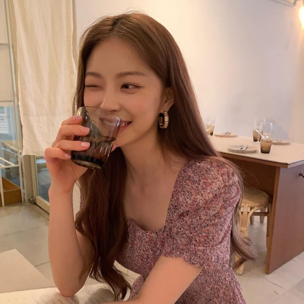 Gái xinh gây sốt với khoảnh khắc như sinh đôi với Jennie (BLACKPINK), hoá ra là người quen có tận 1,5 triệu follow - Ảnh 10. Gái xinh gây sốt với khoảnh khắc như sinh đôi với Jennie (BLACKPINK), hoá ra là người quen có tận 1,5 triệu follow - Ảnh 10.