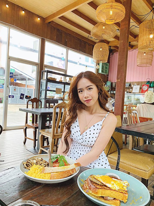 Profile khủng của nữ chính tập 11 Người ấy là ai: Từng sống ở Nga, du học tại Úc, hot beauty blogger đạt nút bạc Youtube - Ảnh 10. Profile khủng của nữ chính tập 11 Người ấy là ai: Từng sống ở Nga, du học tại Úc, hot beauty blogger đạt nút bạc Youtube - Ảnh 10.