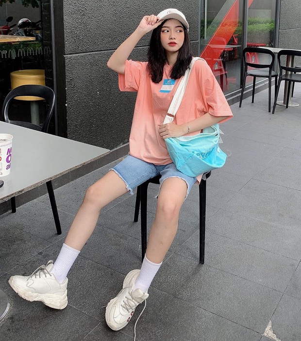 Hội sành mặc đang diện đồ loang lổ ầm ầm, hóa ra không hề khó cân mà còn giúp bạn chiếm spotlight tức thì - Ảnh 12. Hội sành mặc đang diện đồ loang lổ ầm ầm, hóa ra không hề khó cân mà còn giúp bạn chiếm spotlight tức thì - Ảnh 12.