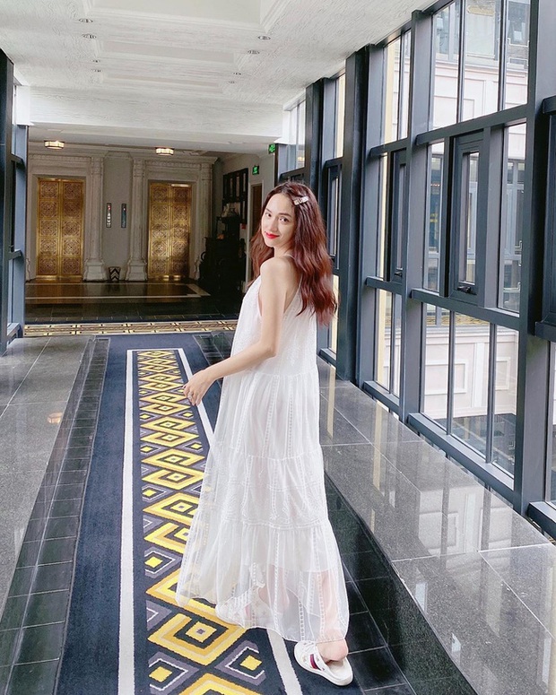 Style đi du lịch của Hương Giang thực sự xuất sắc, chị em không học hỏi là tiếc lắm cho xem! - Ảnh 1. Style đi du lịch của Hương Giang thực sự xuất sắc, chị em không học hỏi là tiếc lắm cho xem! - Ảnh 1.