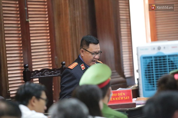 Văn Kính Dương sử dụng quyền im lặng, từ chối 2 luật sư hiện tại để chờ mời luật sư khác bào chữa cho mình - Ảnh 20. Văn Kính Dương sử dụng quyền im lặng, từ chối 2 luật sư hiện tại để chờ mời luật sư khác bào chữa cho mình - Ảnh 20.