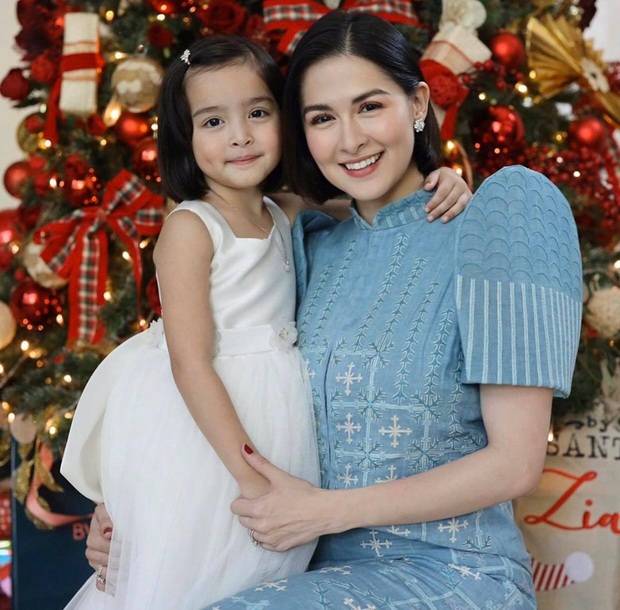 The most beautiful daughter in the Philippines makes half a million people go crazy with just one photo, no wonder her salary is higher than her mother's - Photo 6.