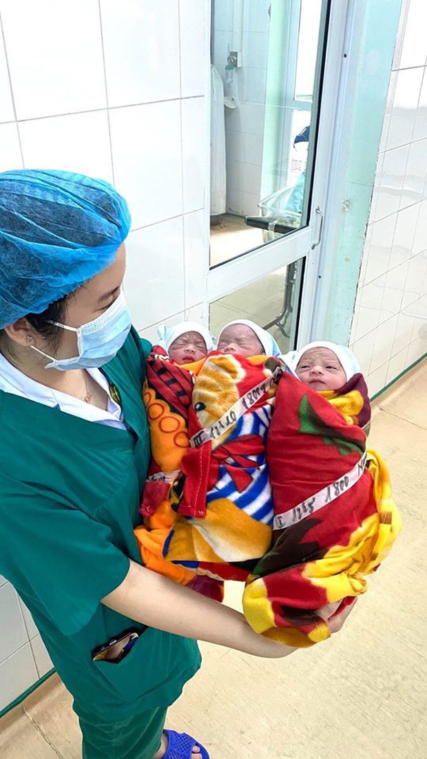 Sản phụ ở Thái Nguyên sinh 3 cùng trứng hiếm gặp - Ảnh 1. Sản phụ ở Thái Nguyên sinh 3 cùng trứng hiếm gặp - Ảnh 1.
