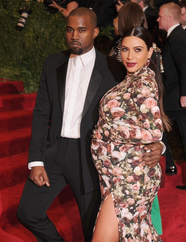 Kim Kardashian - Kanye West: Chàng yêu từ cái nhìn đầu tiên, nàng bỏ chồng sau 72 ngày để theo chàng và cú twist tan vỡ - Ảnh 10.