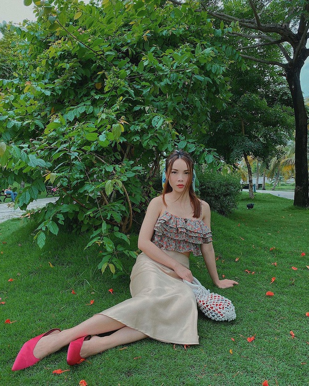 Các mỹ nhân Việt có bao cách diện chân váy siêu xinh, bạn áp dụng thì sẽ đẹp mọi lúc mọi nơi - Ảnh 1.