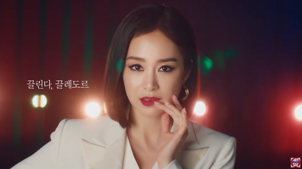 Muốn rớt hàm vì màn lột xác của Kim Tae Hee: Cover hình ảnh ông xã Bi Rain, sao cứ na ná chung kết Hoa hậu Việt Nam 2016? - Ảnh 3.