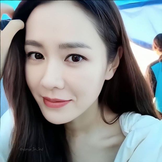 Đẳng cấp quốc bảo nhan sắc Son Ye Jin: Đăng clip khoe nhan sắc sương sương mà cũng lọt top Naver - Ảnh 4.