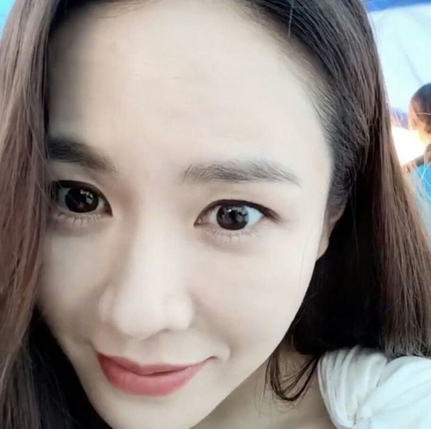 Đẳng cấp quốc bảo nhan sắc Son Ye Jin: Đăng clip khoe nhan sắc sương sương mà cũng lọt top Naver - Ảnh 6.