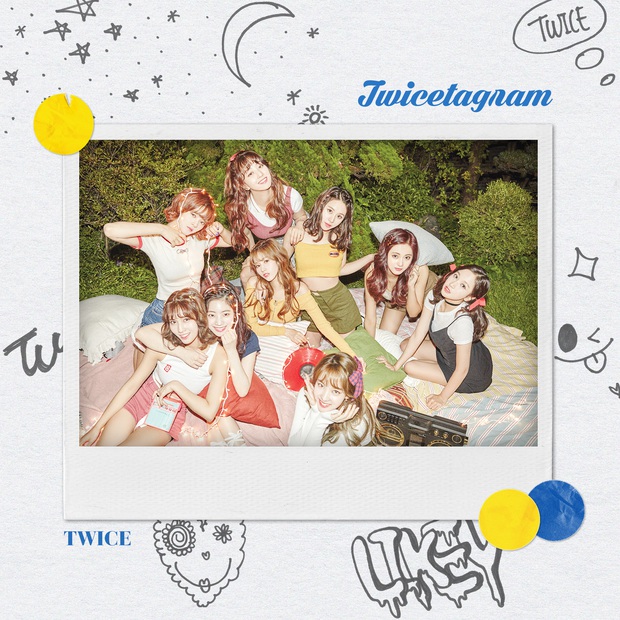 25 album của nữ nghệ sĩ Kpop bán chạy nhất mọi thời đại: Ngôi vương thuộc về album ít ngày tuổi, duy nhất IU là nghệ sĩ solo góp mặt - Ảnh 17. 25 album của nữ nghệ sĩ Kpop bán chạy nhất mọi thời đại: Ngôi vương thuộc về album ít ngày tuổi, duy nhất IU là nghệ sĩ solo góp mặt - Ảnh 17.