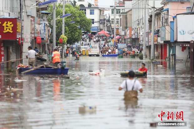 Lũ số 3 đang hình thành trên sông Trường Giang (Trung Quốc) - Ảnh 1.