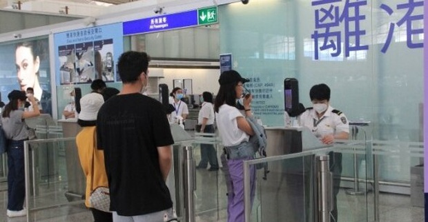 Vụ con trai Vua sòng bài Macau ngoại tình với hotgirl đào mỏ: Vợ vừa đưa 2 con về nhà mẹ đẻ, người chồng lập tức xác nhận đã ly hôn - Ảnh 5. Vụ con trai Vua sòng bài Macau ngoại tình với hotgirl đào mỏ: Vợ vừa đưa 2 con về nhà mẹ đẻ, người chồng lập tức xác nhận đã ly hôn - Ảnh 5.