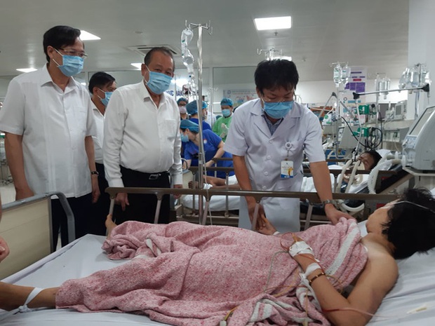 Vụ tai nạn kinh hoàng làm 15 người chết ở Quảng Bình: Cuộc hội ngộ sau 30 năm thành cuộc chia ly đau đớn - Ảnh 3. Vụ tai nạn kinh hoàng làm 15 người chết ở Quảng Bình: Cuộc hội ngộ sau 30 năm thành cuộc chia ly đau đớn - Ảnh 3.