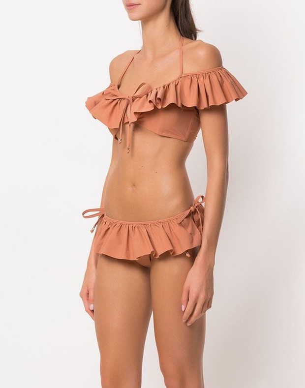 Không cắt xén hết hồn như sao Việt, các idol Hàn chỉ chuộng bikini đơn giản mà còn che bụng mỡ hết ý - Ảnh 10. Không cắt xén hết hồn như sao Việt, các idol Hàn chỉ chuộng bikini đơn giản mà còn che bụng mỡ hết ý - Ảnh 10.
