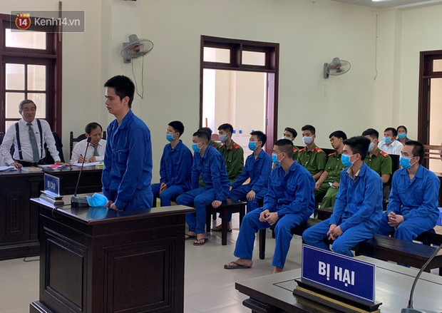 Tuyên án nhóm thanh niên đua xe khiến 2 công an hi sinh trong lúc truy bắt - Ảnh 1.