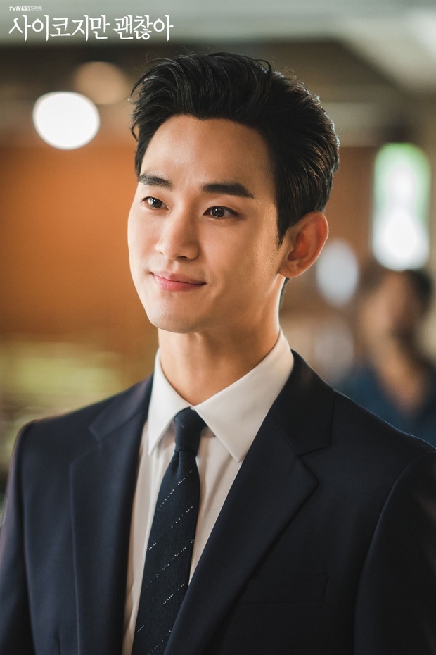 Xuề xòa đến phát nản, Kim Soo Hyun lột xác lồng lộn như tổng tài trong ảnh hậu trường: Nhìn ảnh zoom siêu cận mà choáng! - Ảnh 6.