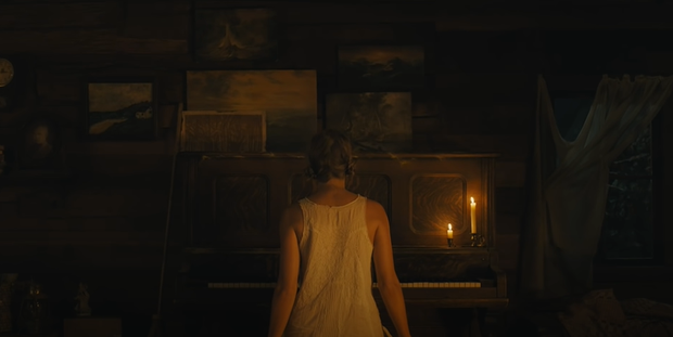 Góc giật mình: Red Velvet xuất hiện trong MV cardigan của Taylor Swift, phải tinh mắt lắm mới có thể thấy được? - Ảnh 6. Góc giật mình: Red Velvet xuất hiện trong MV cardigan của Taylor Swift, phải tinh mắt lắm mới có thể thấy được? - Ảnh 6.