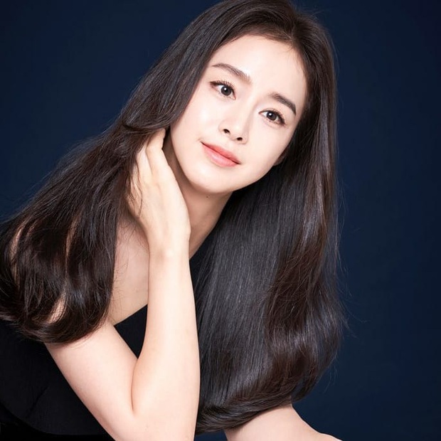 Một mình Kim Tae Hee đứng giữa 3 tin chấn động Kbiz trên top Naver, tất cả chỉ nhờ... 4 bức ảnh đẹp xuất thần - Ảnh 4.