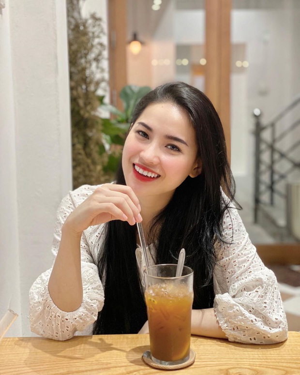 Hội YouTuber nói về tiết kiệm: Không phải hàng hiệu hay xe sang, số dư trong tài khoản mới là thứ đem lại tự tin khi ra đường - Ảnh 1. Hội YouTuber nói về tiết kiệm: Không phải hàng hiệu hay xe sang, số dư trong tài khoản mới là thứ đem lại tự tin khi ra đường - Ảnh 1.