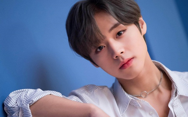 Park Ji Hoon để tóc úp tô đều tăm tắp như thuở mới vào nghề khiến fan phát cuồng - Ảnh 11.