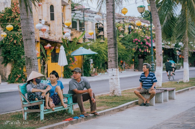 Chùm ảnh Hội An những ngày vắng khách du lịch vì dịch Covid-19, nhưng sự bình tĩnh và giữ ý thức chung khiến cuộc sống của người dân nơi đây vẫn nhẹ nhàng và luôn lạc quan - Ảnh 14.