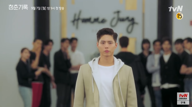 Tưởng chỉ là thợ trang điểm cho Park Bo Gum, fan girl Park So Dam còn tiện tay cưa luôn idol ở teaser Record Of Youth - Ảnh 2.